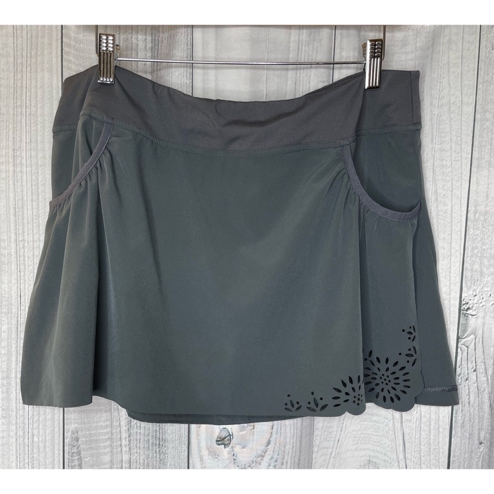 Athleta Laser Cut Skort Shorts Athleisure Pockets Casual Activewear Gray Sz L